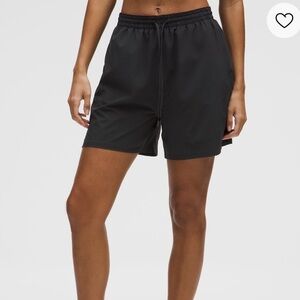 Lululemon | size 6 | pace rival high rise shorts